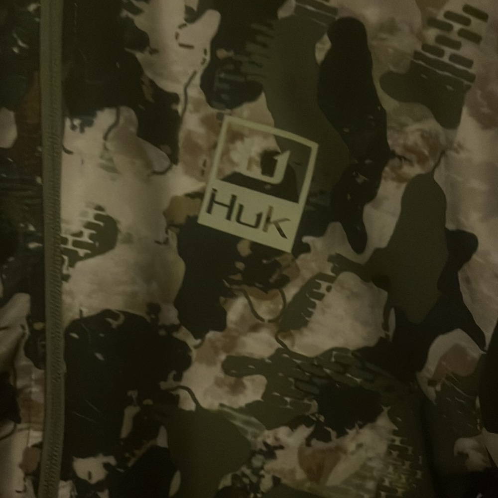 Huk - Picture 2 of 9